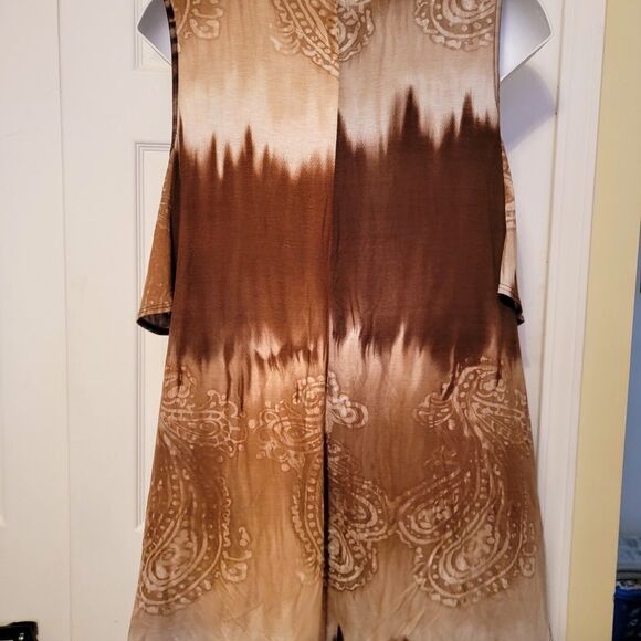#225 American Curvy Brown Tye Dyed Cold shoulder tunic top.Sze. 5X - Picture 3 of 4